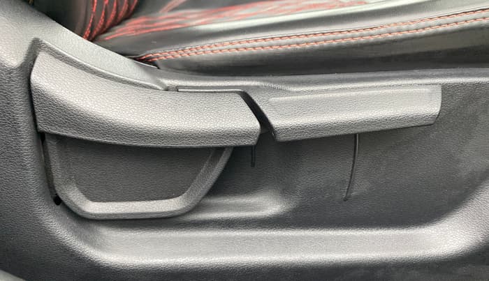 2021 Hyundai NEW I20 SPORTZ 1.2 AT, Petrol, Automatic, 40,248 km, Driver Side Adjustment Panel