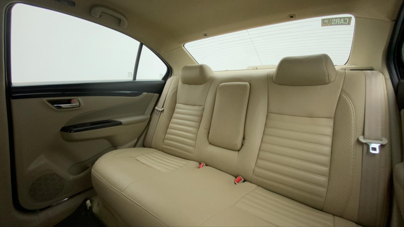 2017 Maruti Ciaz ZXI, Petrol, Manual, 42,387 km, Right Side Rear Door Cabin
