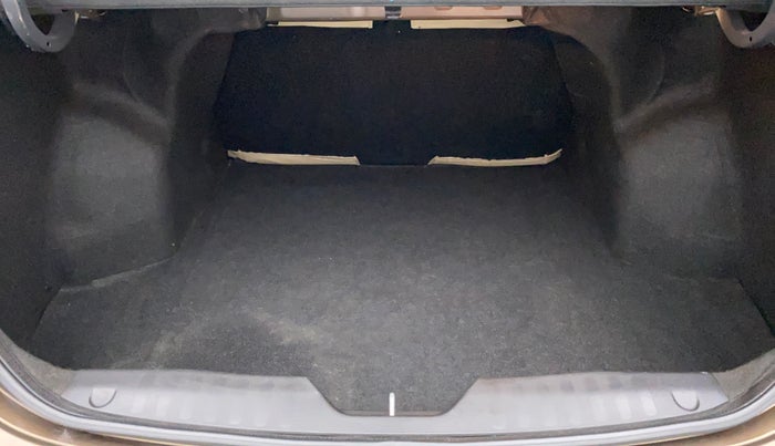 2017 Maruti Ciaz ZXI, Petrol, Manual, 42,387 km, Boot Inside