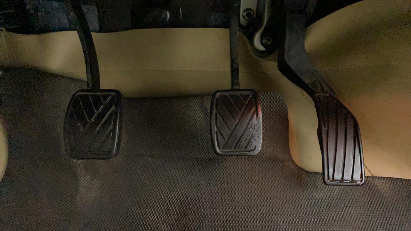 2017 Maruti Ciaz ZXI, Petrol, Manual, 42,387 km, Pedals
