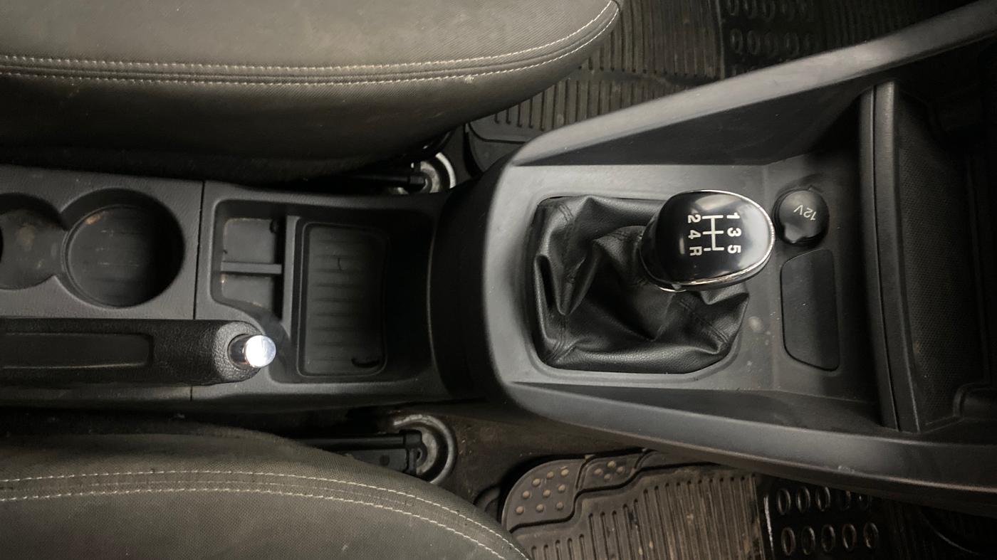 2015 Ford New Figo TREND 1.5L DIESEL, Diesel, Manual, 1,01,193 km, Gear Lever