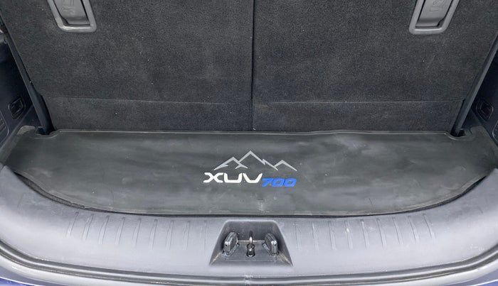 2021 Mahindra XUV700 AX 7 LUXURY P AT 7 STR, Petrol, Automatic, 9,178 km, Boot Inside