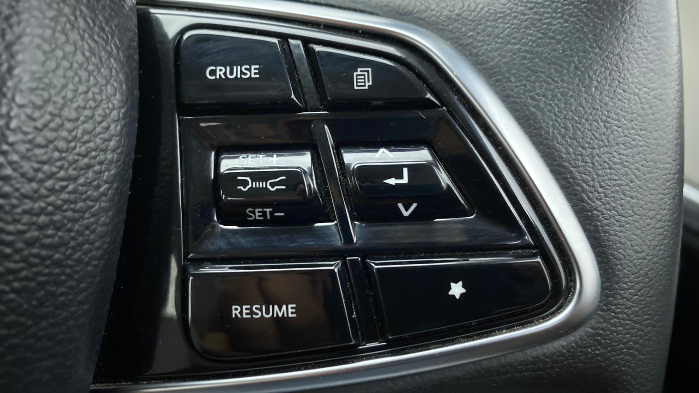 2021 Mahindra XUV700 AX 7 LUXURY P AT 7 STR, Petrol, Automatic, 9,178 km, Adaptive Cruise Control