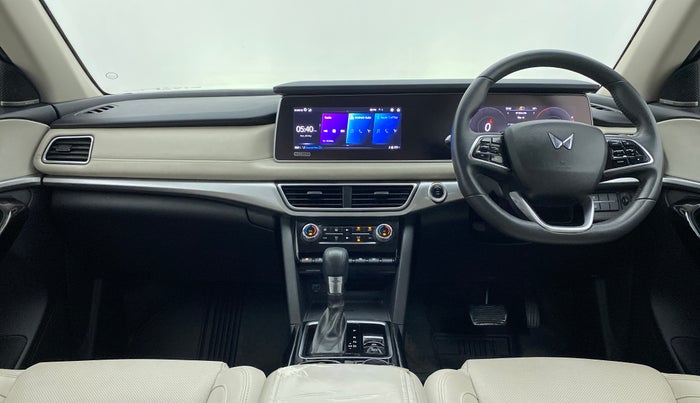2021 Mahindra XUV700 AX 7 LUXURY P AT 7 STR, Petrol, Automatic, 9,178 km, Dashboard