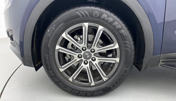 2021 Mahindra XUV700 AX 7 LUXURY P AT 7 STR, Petrol, Automatic, 9,178 km, Left Front Wheel