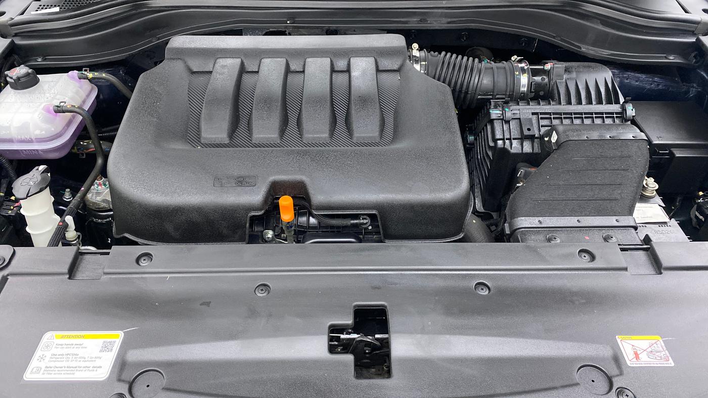 2021 Mahindra XUV700 AX 7 LUXURY P AT 7 STR, Petrol, Automatic, 9,178 km, Open Bonet