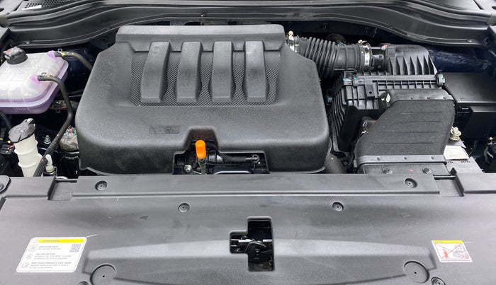 2021 Mahindra XUV700 AX 7 LUXURY P AT 7 STR, Petrol, Automatic, 9,178 km, Open Bonet