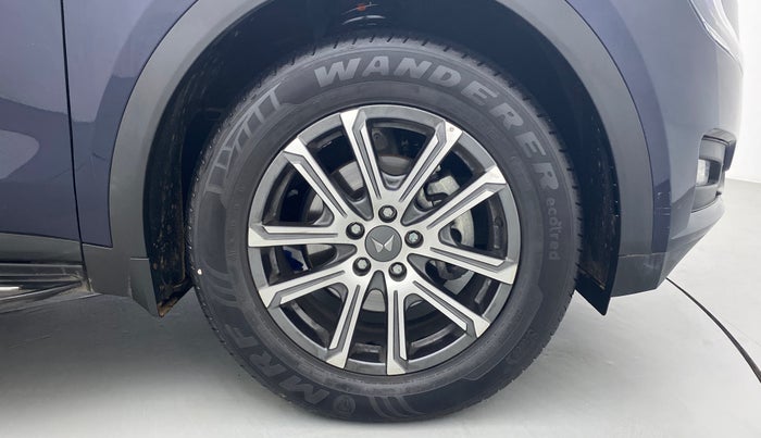 2021 Mahindra XUV700 AX 7 LUXURY P AT 7 STR, Petrol, Automatic, 9,178 km, Right Front Wheel