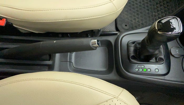 2017 Skoda Rapid 1.5 TDI AT AMBITION, Diesel, Automatic, 40,516 km, Gear Lever