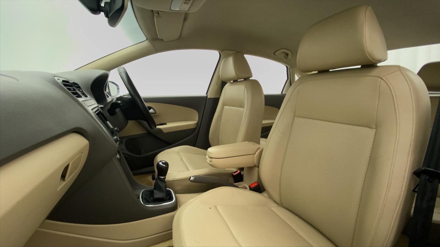 2017 Volkswagen Vento HIGHLINE PLUS 1.5 16 ALLOY, Diesel, Manual, 92,951 km, Right Side Front Door Cabin