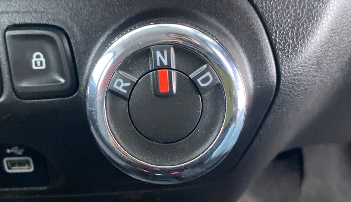 2019 Renault Kwid RXT 1.0 EASY-R AT OPTION, Petrol, Automatic, 53,476 km, Gear Lever