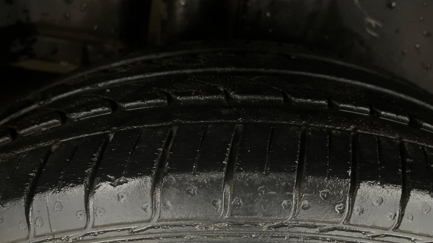 2015 Maruti Ciaz VXI+, Petrol, Manual, 30,364 km, Right Rear Tyre Tread