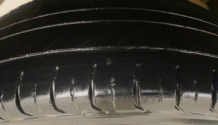 2013 Maruti Zen Estilo LXI, Petrol, Manual, 63,257 km, Right Rear Tyre Tread