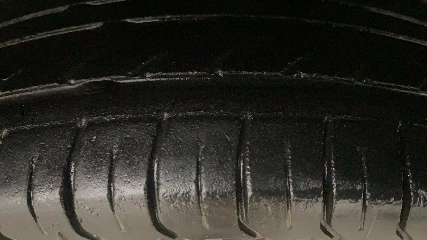 2013 Maruti Zen Estilo LXI, Petrol, Manual, 63,257 km, Right Front Tyre Tread
