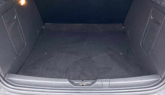 2018 Renault Captur RXT PETROL, Petrol, Manual, 55,866 km, Boot Inside