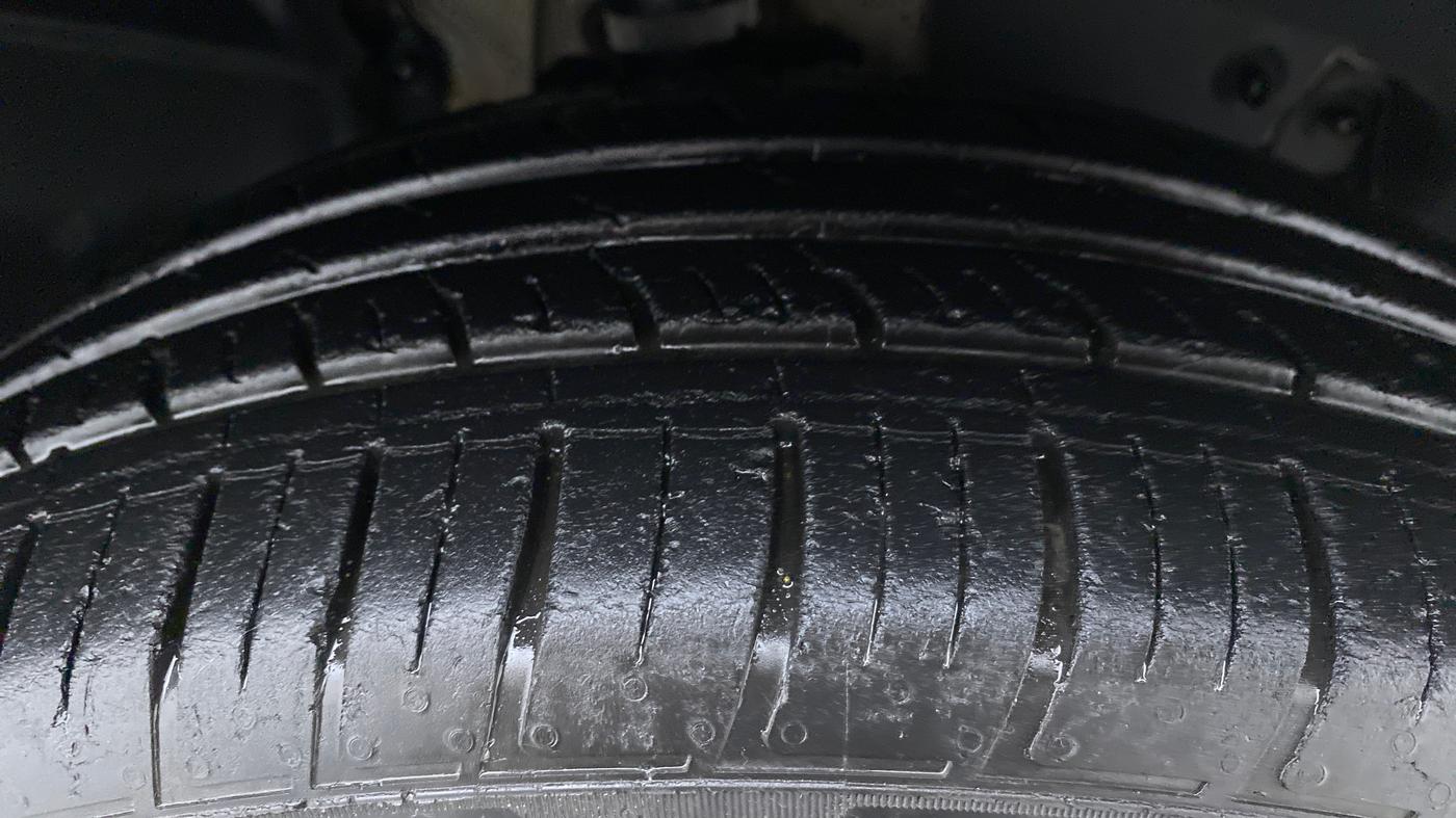 2018 Renault Captur RXT PETROL, Petrol, Manual, 55,866 km, Right Front Tyre Tread