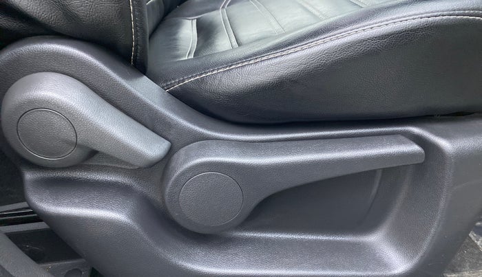 2018 Renault Captur RXT PETROL, Petrol, Manual, 55,866 km, Driver Side Adjustment Panel
