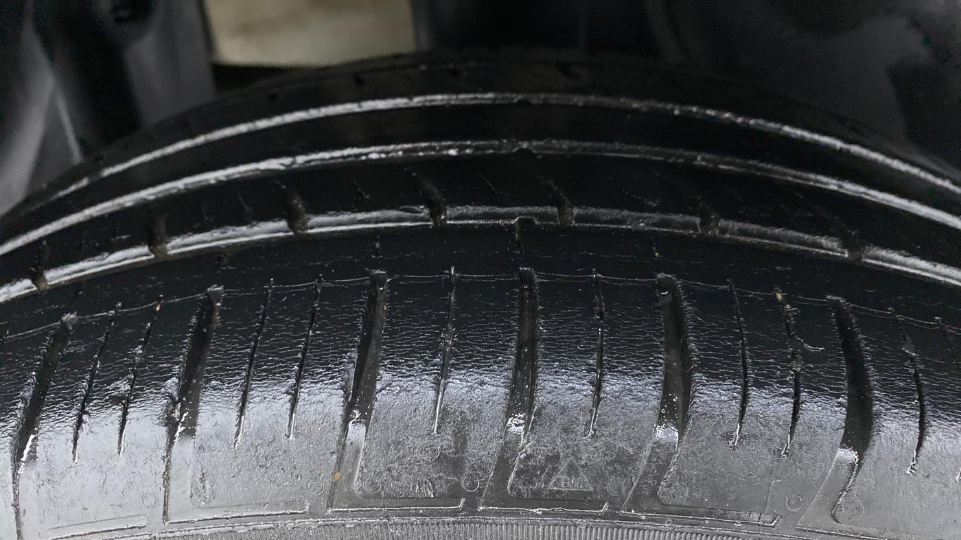 2018 Renault Captur RXT PETROL, Petrol, Manual, 55,866 km, Right Rear Tyre Tread
