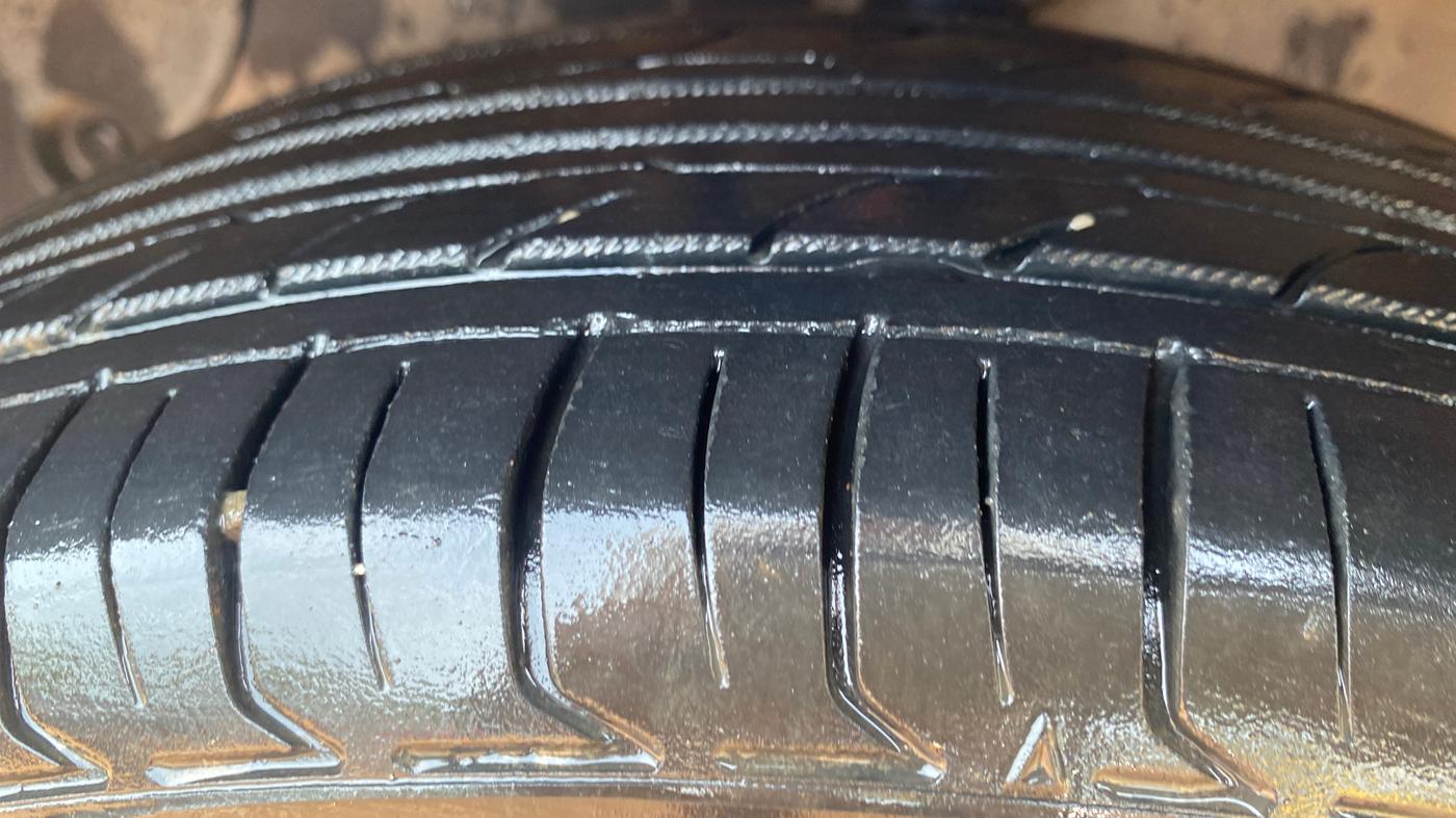 2015 Hyundai Xcent BASE 1.2, Petrol, Manual, 1,14,667 km, Left Front Tyre Tread