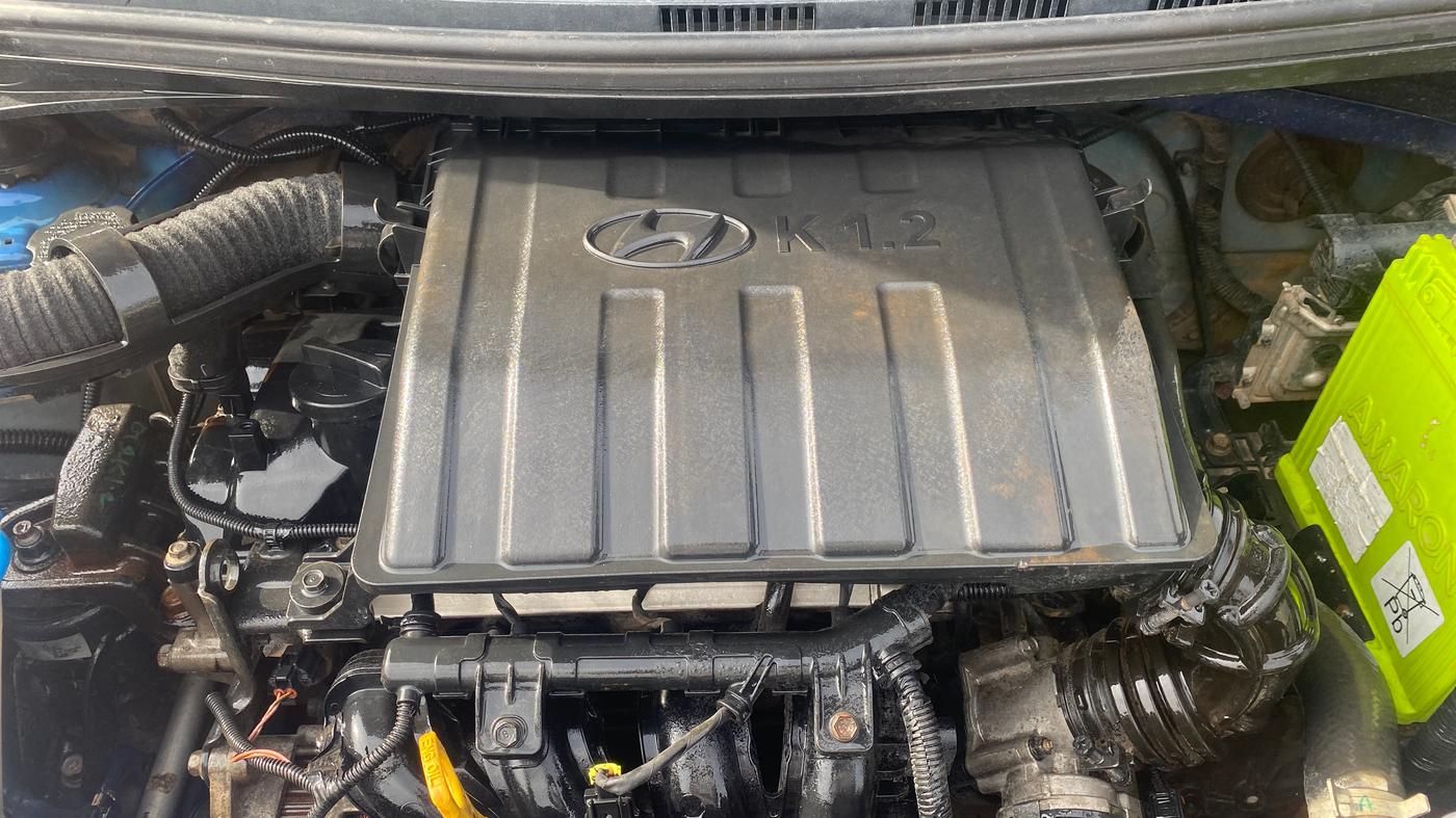 2015 Hyundai Xcent BASE 1.2, Petrol, Manual, 1,14,667 km, Engine View