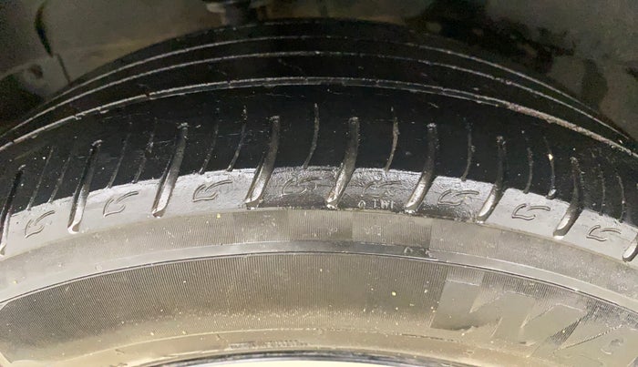 2022 Tata NEXON XZA PLUS DIESEL, Diesel, Automatic, 1,00,079 km, Right Rear Tyre Tread