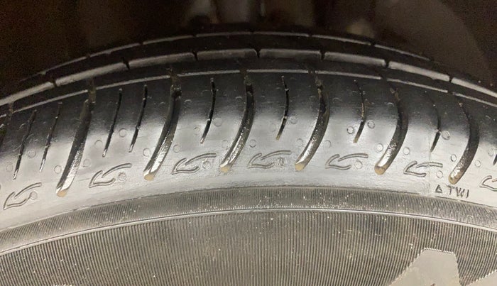 2018 Maruti Baleno DELTA CVT PETROL 1.2, Petrol, Automatic, 66,930 km, Right Front Tyre Tread