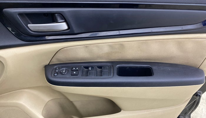 2018 Honda Amaze 1.2L I-VTEC V CVT, Petrol, Automatic, 39,250 km, Driver Side Door Panels Control