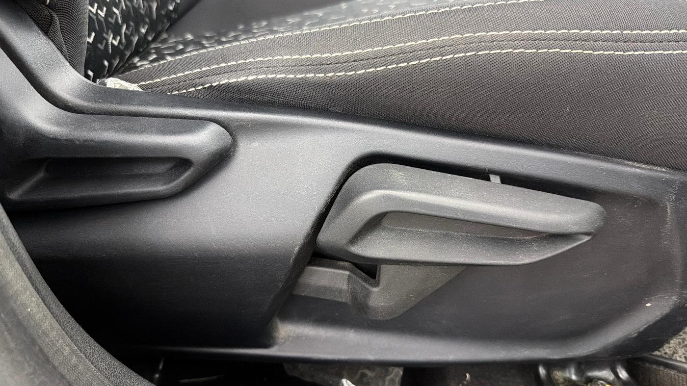 2022 Tata Tiago XTA PETROL, Petrol, Automatic, 39,173 km, Driver Side Adjustment Panel