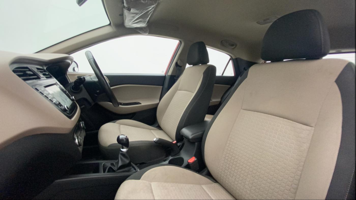 2017 Hyundai Elite i20 ASTA 1.2 (O), Petrol, Manual, 42,635 km, Right Side Front Door Cabin