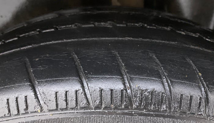 2012 Volkswagen Polo TRENDLINE 1.2L PETROL, Petrol, Manual, 90,089 km, Left Rear Tyre Tread