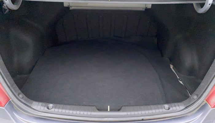 2015 Hyundai Verna FLUIDIC 1.4 CRDI, Diesel, Manual, 52,755 km, Boot Inside