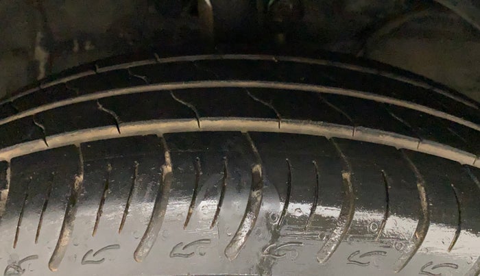 2020 Maruti Baleno DELTA PETROL 1.2, Petrol, Manual, 33,092 km, Right Front Tyre Tread
