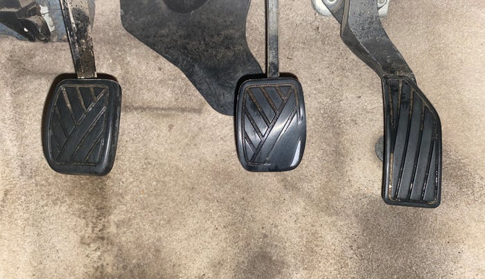 2016 Maruti Swift Dzire VXI, Petrol, Manual, 49,324 km, Pedals