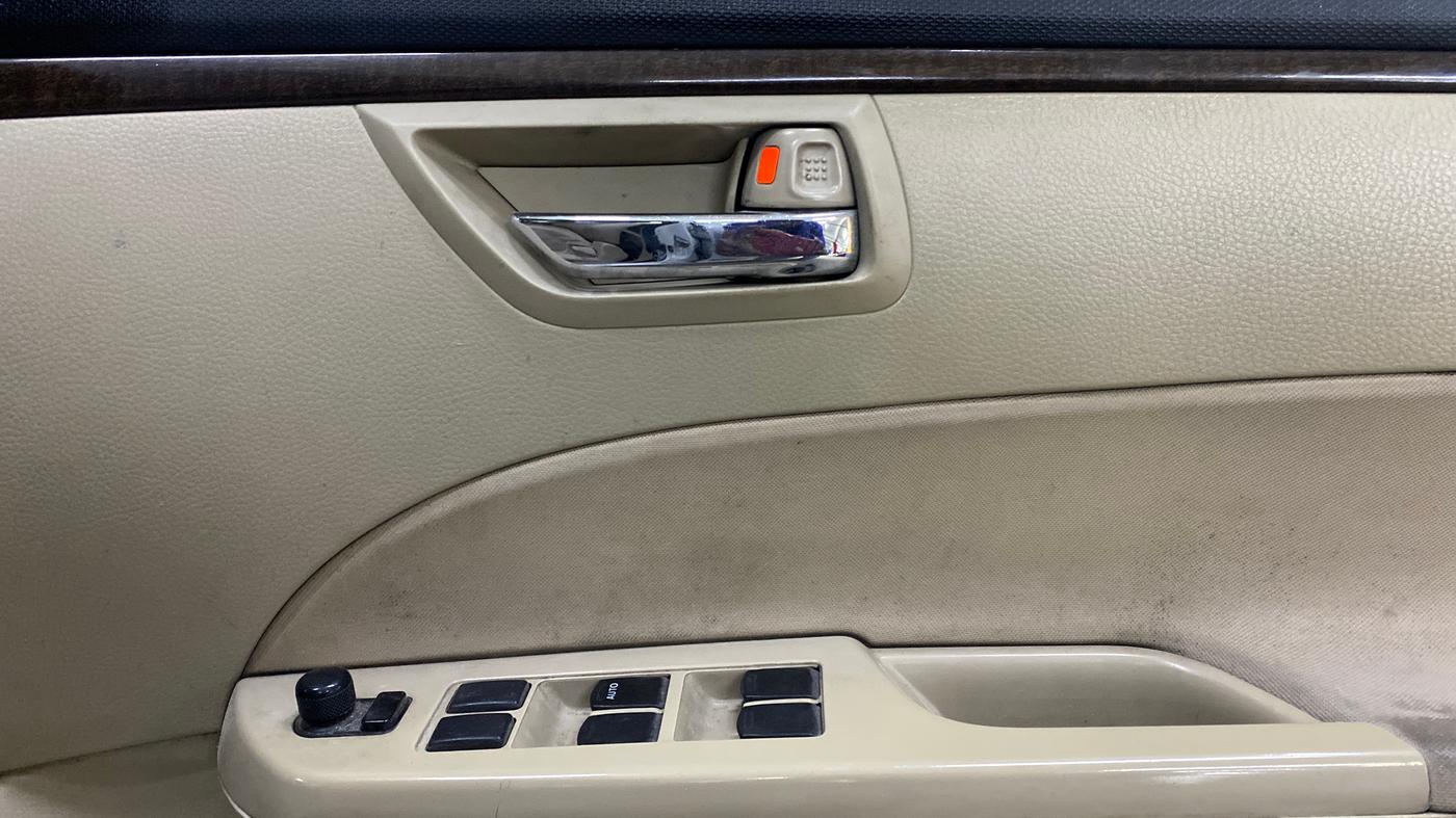 2016 Maruti Swift Dzire VXI, Petrol, Manual, 49,324 km, Driver Side Door Panels Control