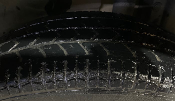 2016 Maruti Swift Dzire VXI, Petrol, Manual, 49,324 km, Left Rear Tyre Tread