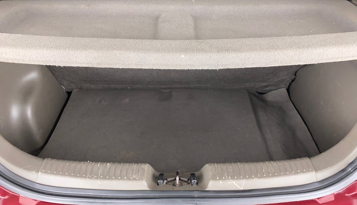 2016 Hyundai i10 SPORTZ 1.1 IRDE2, Petrol, Manual, 45,970 km, Boot Inside