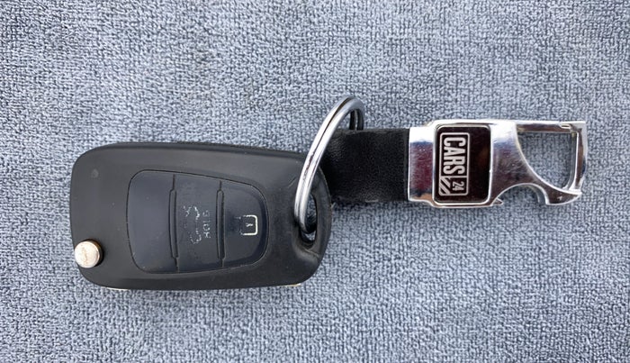 2016 Hyundai i10 SPORTZ 1.1 IRDE2, Petrol, Manual, 45,970 km, Key Close Up