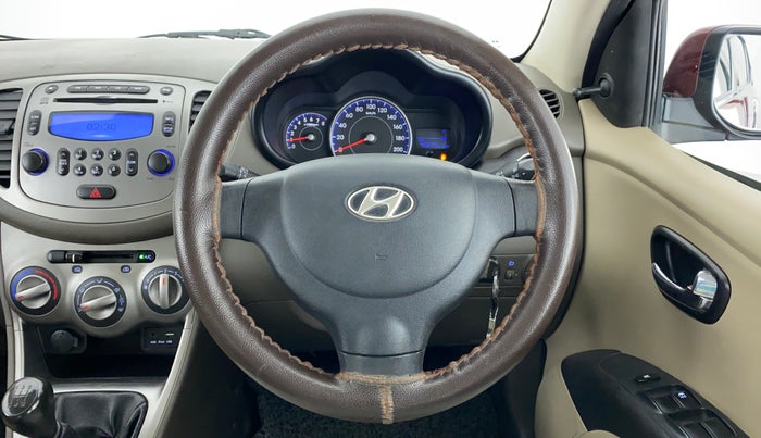 2016 Hyundai i10 SPORTZ 1.1 IRDE2, Petrol, Manual, 45,970 km, Steering Wheel Close Up