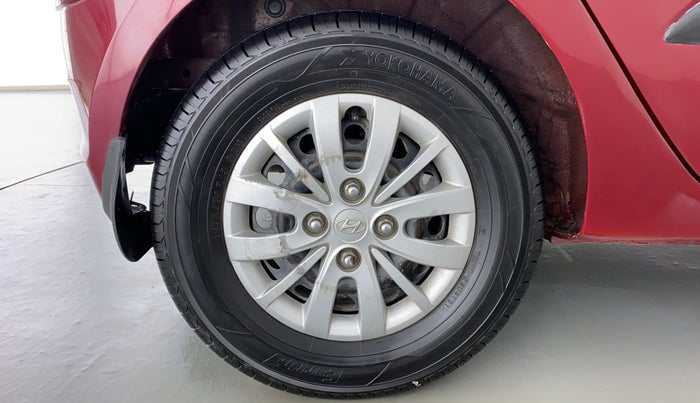 2016 Hyundai i10 SPORTZ 1.1 IRDE2, Petrol, Manual, 45,970 km, Right Rear Wheel