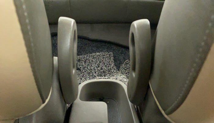 2016 Hyundai i10 SPORTZ 1.1 IRDE2, Petrol, Manual, 45,970 km, Driver Side Adjustment Panel