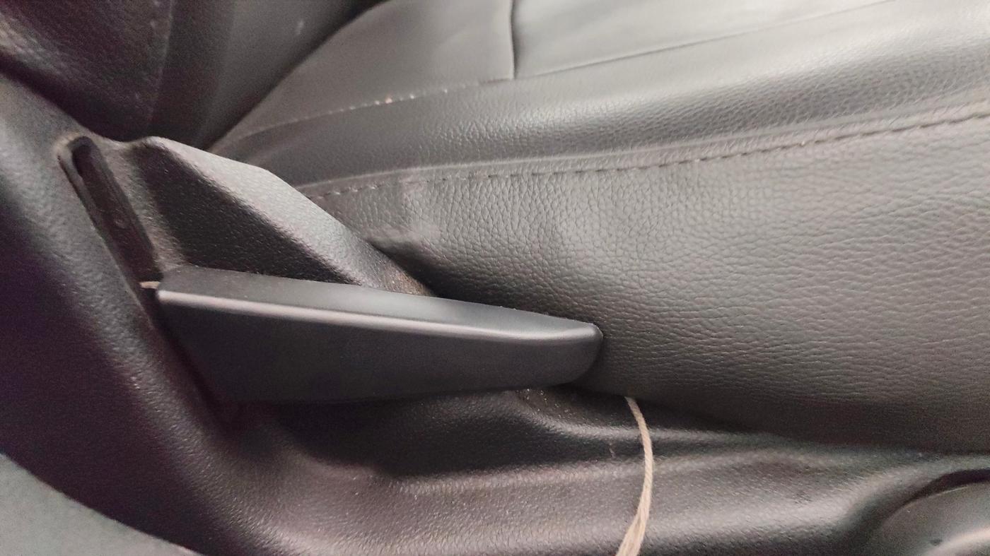 2015 Ford Figo TITANIUM 1.2 PETROL, Petrol, Manual, 57,330 km, Driver Side Adjustment Panel