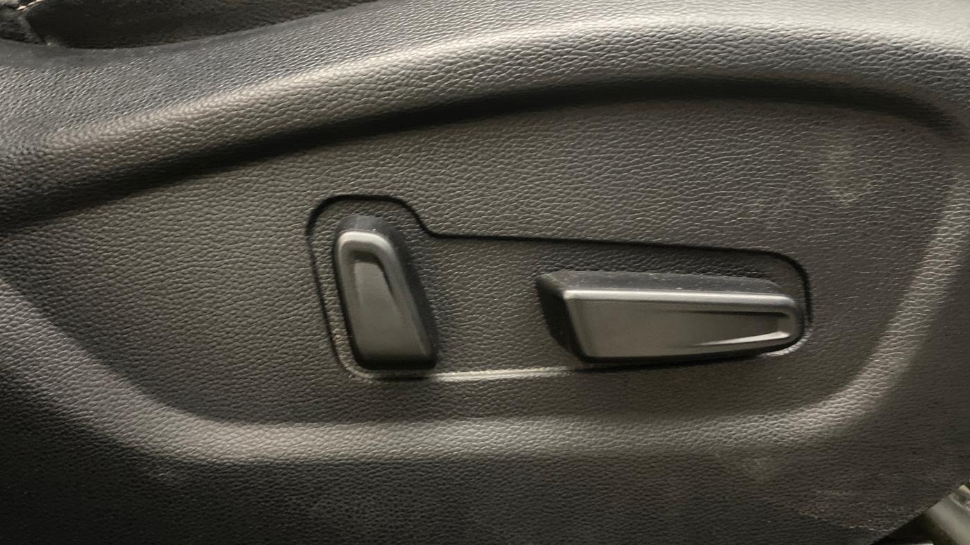 2018 Hyundai Creta SX (O) 1.6 DIESEL, Diesel, Manual, 31,059 km, Driver Side Adjustment Panel