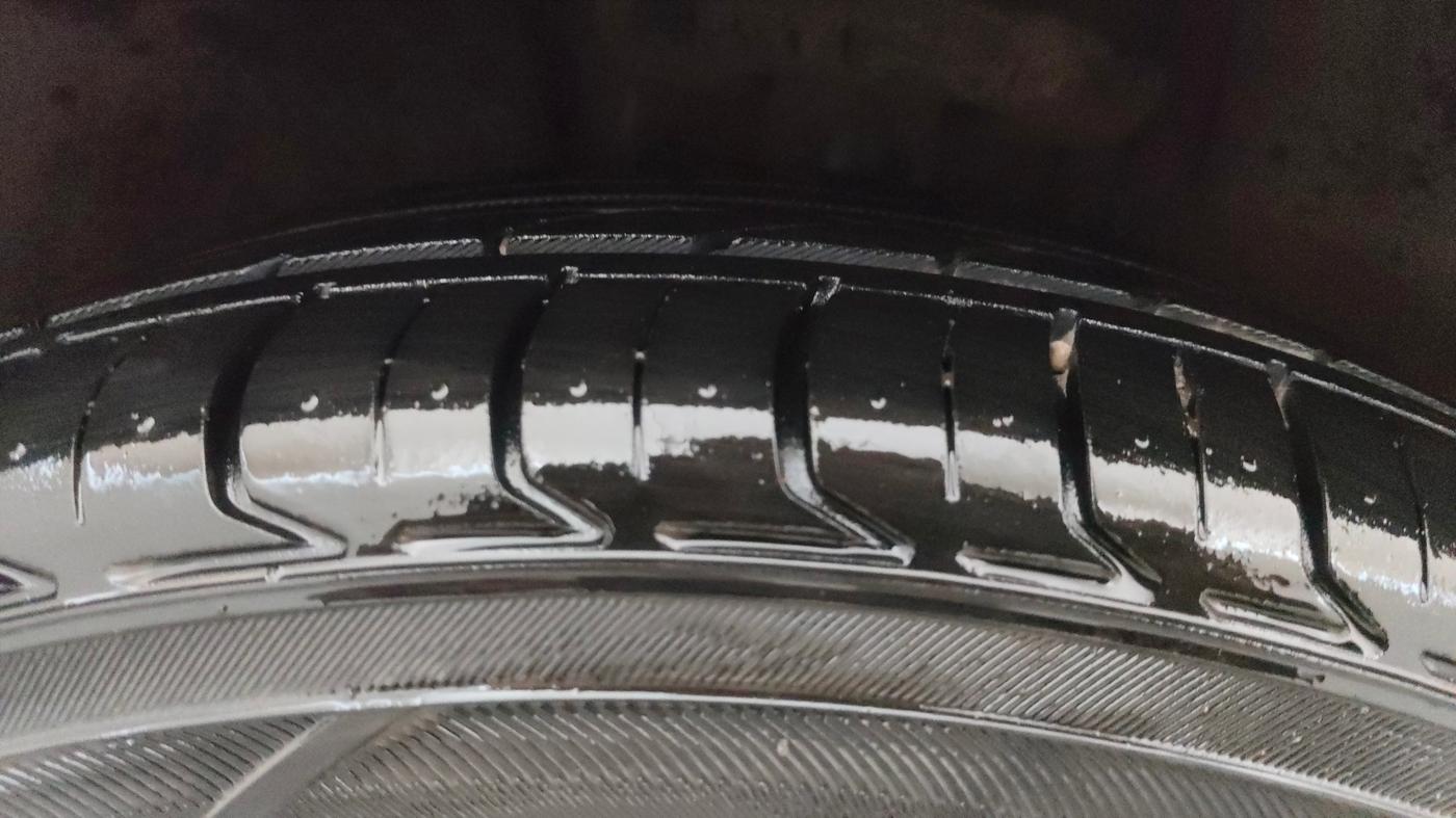 2020 Volkswagen Polo HIGHLINE PLUS 1.0L TSI, Petrol, Manual, 42,149 km, Left Front Tyre Tread