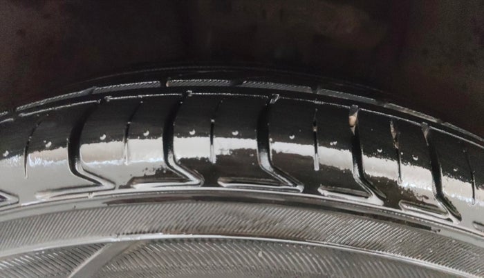 2020 Volkswagen Polo HIGHLINE PLUS 1.0L TSI, Petrol, Manual, 42,149 km, Left Front Tyre Tread