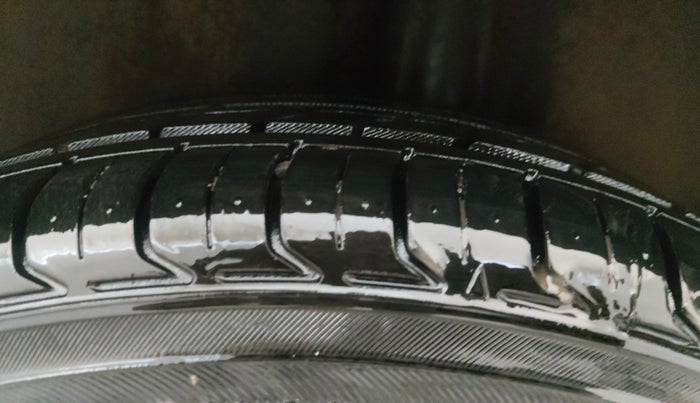 2020 Volkswagen Polo HIGHLINE PLUS 1.0L TSI, Petrol, Manual, 42,149 km, Left Rear Tyre Tread