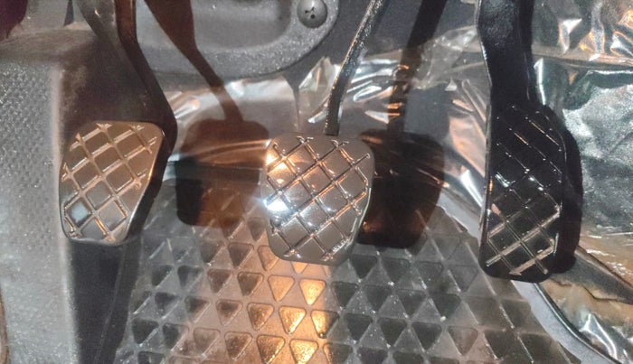 2020 Volkswagen Polo HIGHLINE PLUS 1.0L TSI, Petrol, Manual, 42,149 km, Pedals