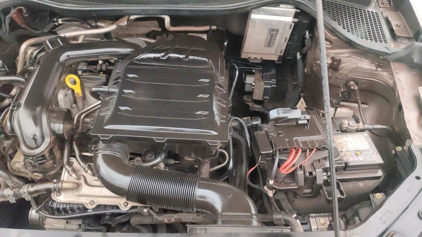 2020 Volkswagen Polo HIGHLINE PLUS 1.0L TSI, Petrol, Manual, 42,149 km, Engine View - Left