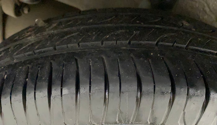 2017 Maruti Celerio VXI CNG, CNG, Manual, 1,17,957 km, Right Rear Tyre Tread