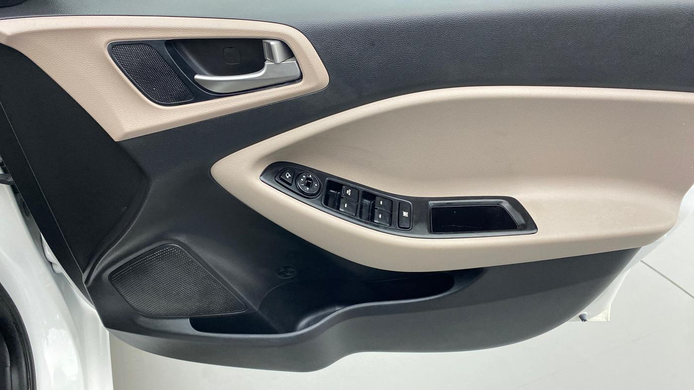 2019 Hyundai Elite i20 1.4 CRDI ASTA (O), Diesel, Manual, 47,219 km, Driver Side Door Panels Control