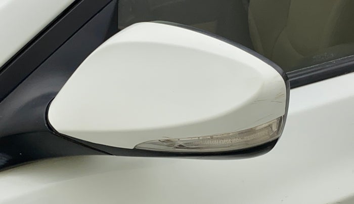 2011 Hyundai Verna FLUIDIC 1.6 VTVT EX, Petrol, Manual, 63,090 km, Left rear-view mirror - Indicator light has minor damage